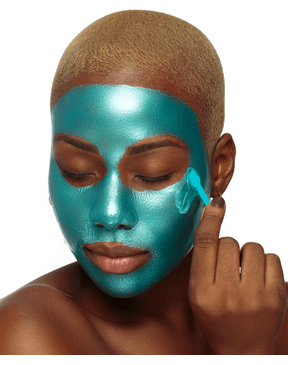 Modelo-Mascara-Facial-Skincare-Peel-Off-Blue-Diamond-Metalizada-Azul