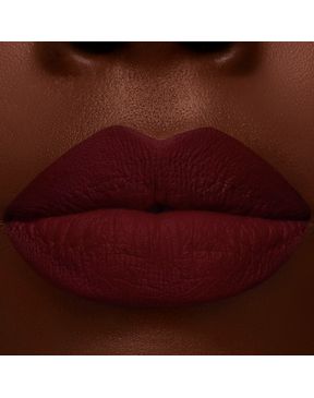 batom-ICONIC-aplicacao-ginger-glow-modelo-preta-mari-maria-makeup
