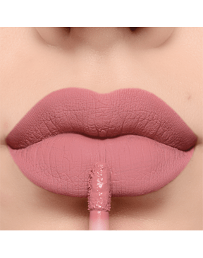 aplicacao-boca-modelo-branca-rose-nude-mari-maria-makeup