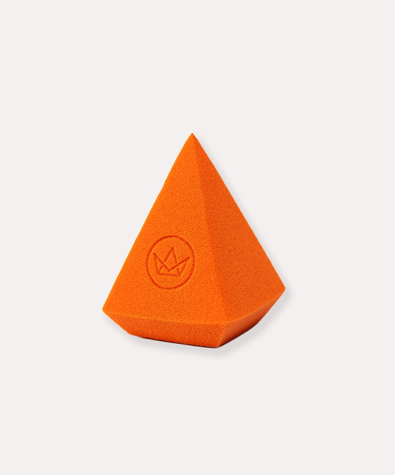 Esponja Pirâmide Ginger Blender Mari Maria Makeup - esponja triangular para alcançar cantos e aplicar base, corretivo, pó e iluminador